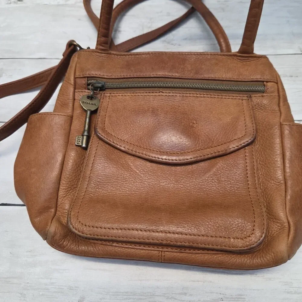 Vintage Fossil Tan Pebbled Leather Crossbody Shoulder Bag Key Fob 75082 Boho